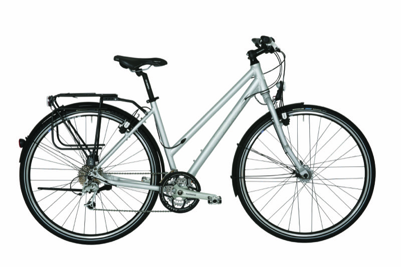 Silbernes Damen-Trekkingrad mit Trapezrahmen und Gepäckträger, Seitenansicht